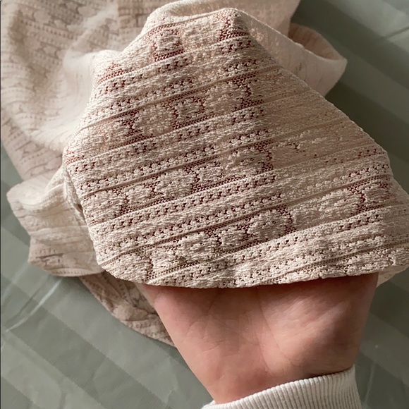 SEE- THOUGH UNIQUE BEIGE PATTERNED BLOUSE TOP - Picture 6 of 6